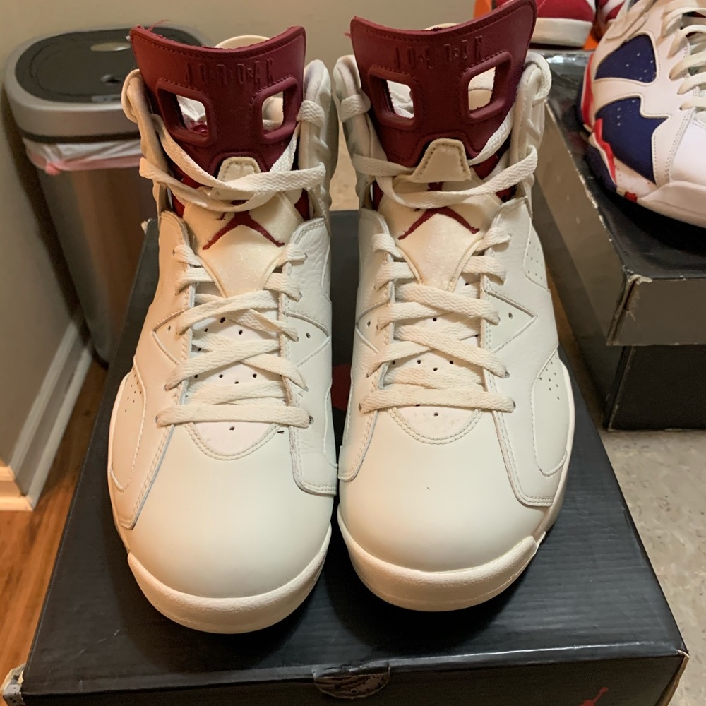 Air Jordan retro 6 ‘maroon’